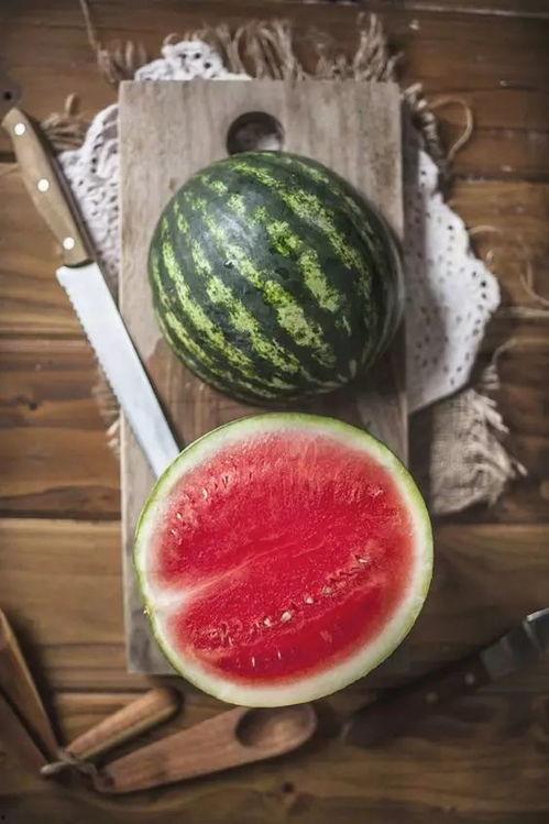 吃瓜的样子像,揭秘吃瓜界的时尚潮流