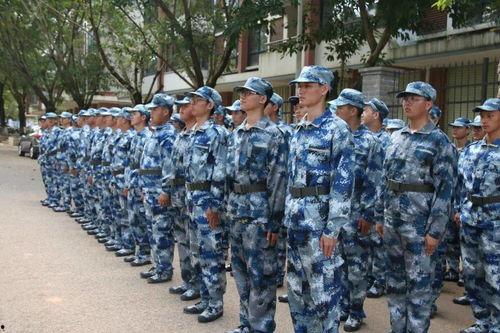 今日吃瓜军训姐,揭秘军营里的欢乐时光