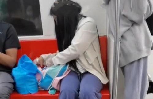 吉林女子吃瓜视频,揭秘背后真相