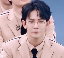 夏之光喜欢吃瓜,瓜果飘香，甜蜜生活