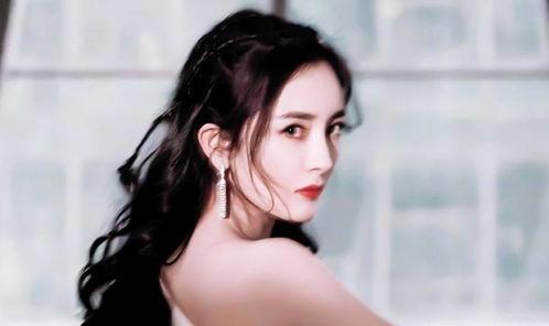 杨幂吃瓜日式料理,美食之旅开启！